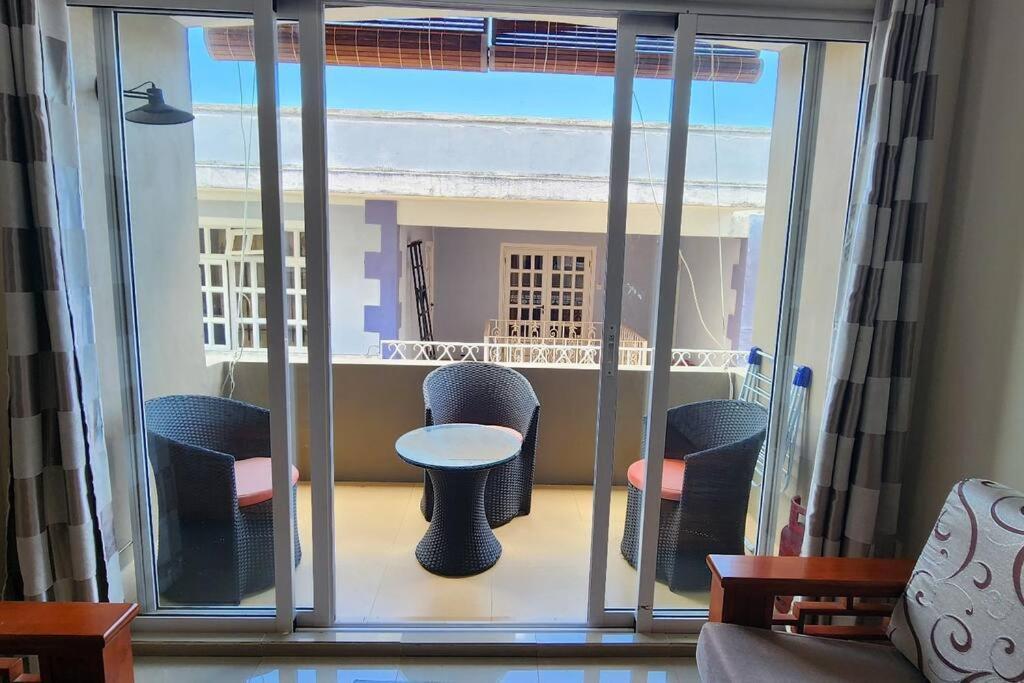 גראנדה באיה Number 8, 2Nd Floor, Pebble Bay Apartments מראה חיצוני תמונה