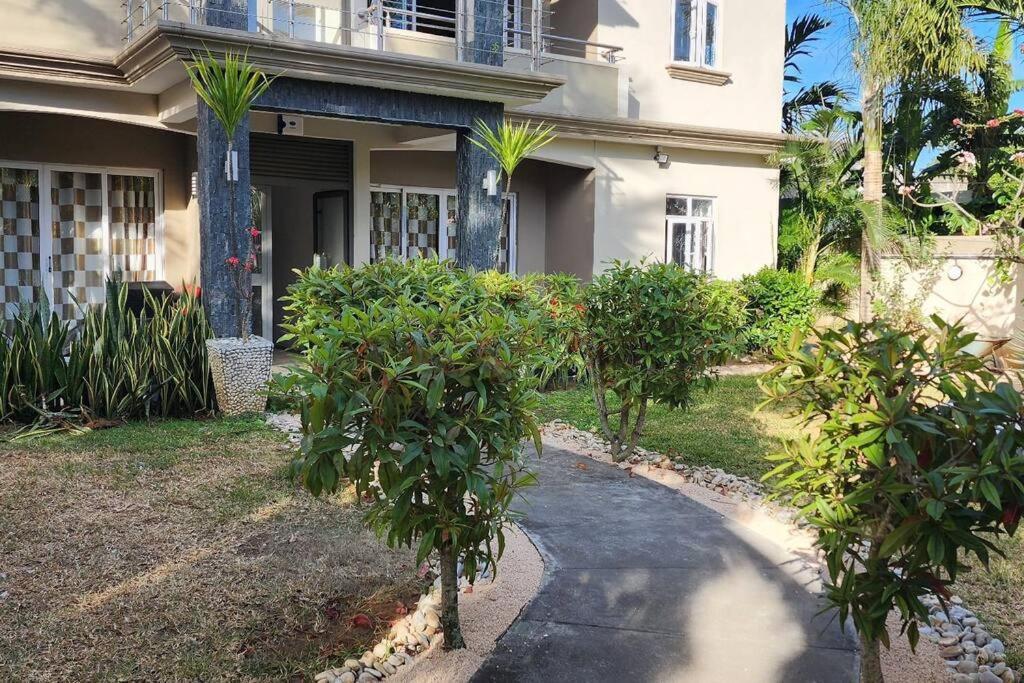 גראנדה באיה Number 8, 2Nd Floor, Pebble Bay Apartments מראה חיצוני תמונה